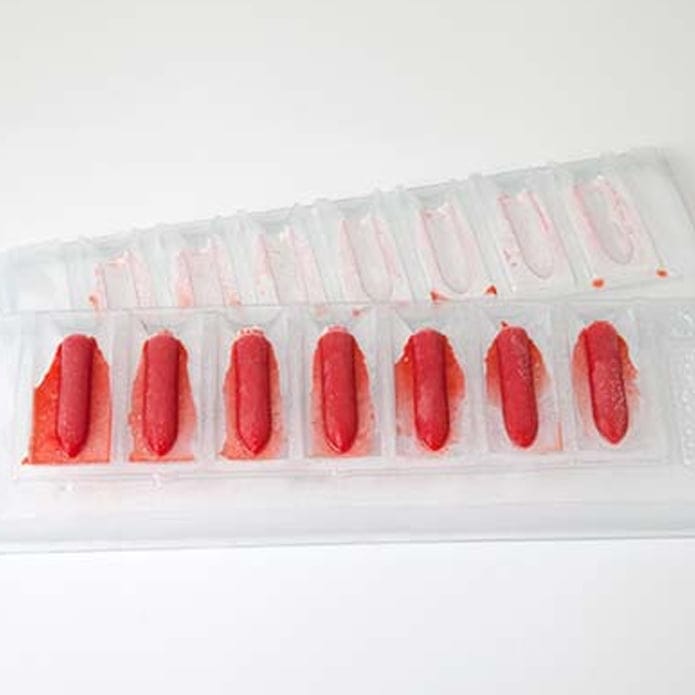 3D form i plast i form av läppstift. Perfekt för att gjuta tex glass, puréer och geléer. 7 st gjutningar i en form. 100%chef frysta