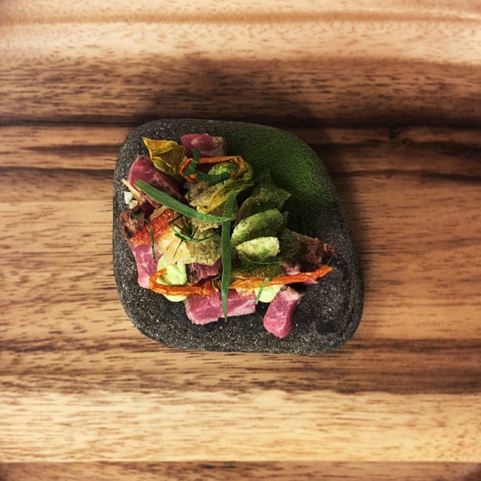 Dragon- och persiljeemulsion - Recept på grön majonnäs: Eldad tartar med grön emulsion och torkad tomat