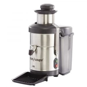 Robot Coupe Råsaftcentrifug J80 Juice extraktor. Den är liten men både tyst och kraftfull och kan producera upp till 120L juice i timmen!