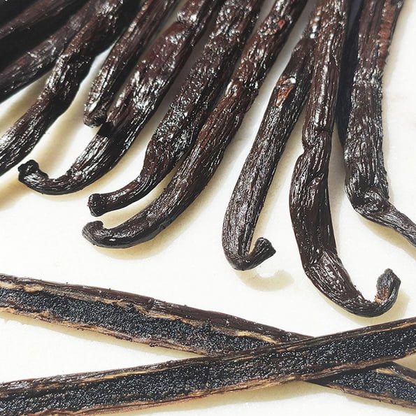 Grand Cru Vaniljstång Bourbon gourmet 2st 16-18cm - Madagaskar från Franska Vanissa är som det låter. 2 st härlig långa Gran Cru-klassade vaniljstänger från Madagaskar, förpackade i Frankrike av Vanissa i provrör av glas med trälock. söders gourmet skuren