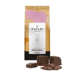 MÖRK CHOKLAD 71% FONDENTE VENEZUELA SINGLE ORIGIN 3KG. Chokladpellets i 3kgs påse med kakao enbart från Venezuela. Smak av röda bär, torkat hö och kaffe