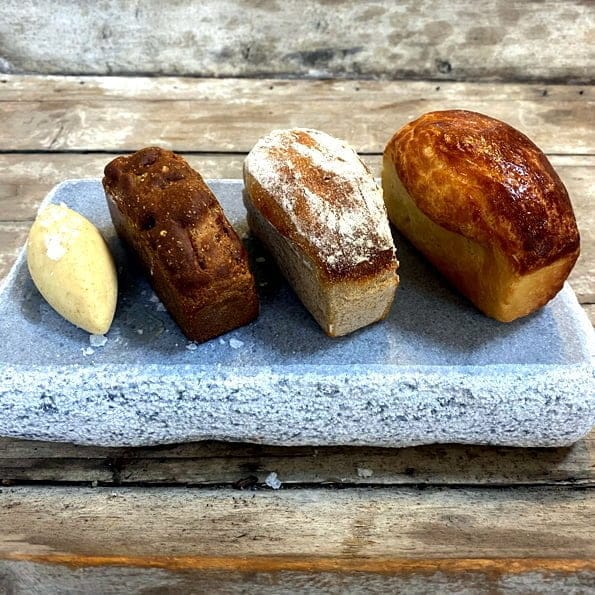 Baka tre sorters bröd, kuvertbröd som på restaurang. Här kommer tre recept på bröd som passar underbart som kuvertbröd till kvällens middag