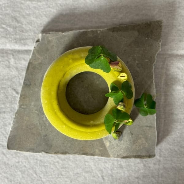 Harsyrasorbet med vit choklad och pistage – En fräsch avslutning på sommaren